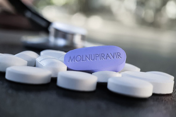 Bộ Y tế chính thức đưa Molnupiravir vào phác đồ điều trị Covid-19. (Ảnh minh hoạ)