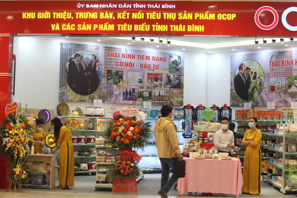 Khu giới thiệu, trưng bày và kết nối tiêu thụ sản phẩm OCOP tỉnh Thái Bình trong khu trung tâm thương mại - Ảnh: Tuổi trẻ.