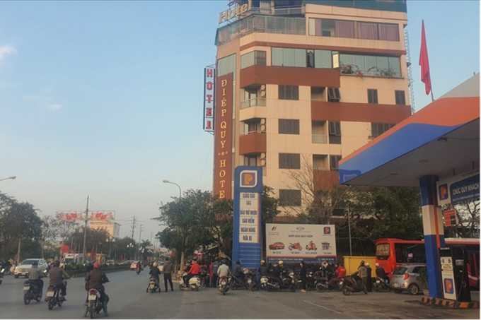 Hàng chục cảnh sát bao vây, khám xét khẩn cấp khách sạn Điệp Quy tại TP Thái Bình. (Ảnh: LĐ)