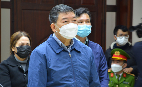 Cựu giám đốc Bệnh viện Bạch Mai Nguyễn Quốc Anh lãnh 5 năm tù.