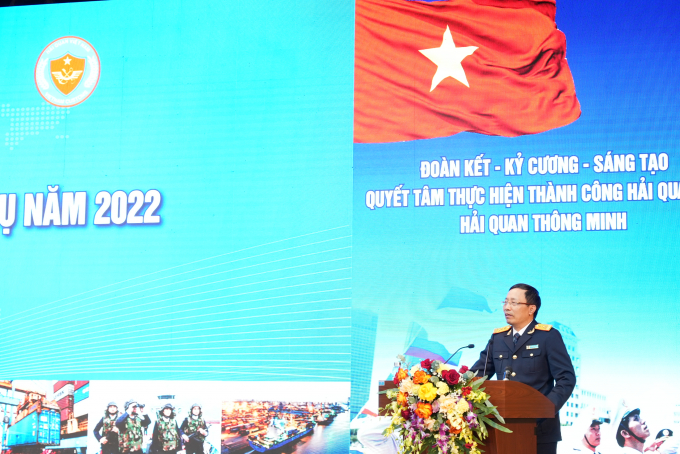 Tổng cục trưởng Tổng cục Hải quan Nguyễn Văn Cẩn phát biểu