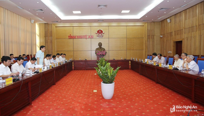 Quang cảnh buổi làm việc giữa lãnh đạo tỉnh Nghệ An và các chuyên gia kinh tế - Ảnh: Báo Nghệ An.