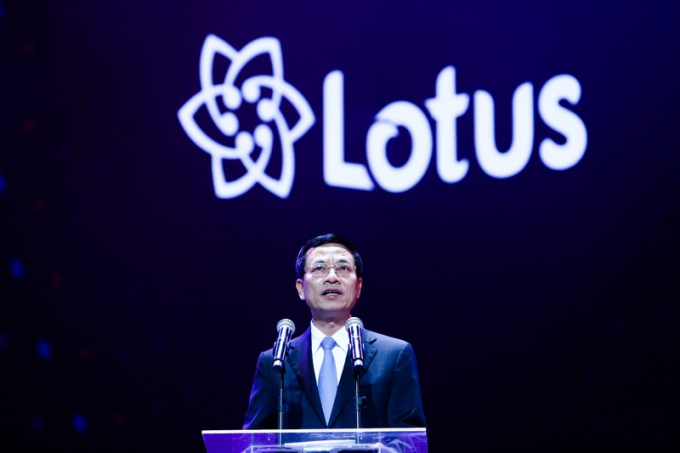 Bộ trưởng Bộ Thông tin và Truyền thông Nguyễn Mạnh Hùng phát biểu tại sự kiện ra mắt mạng xã hội Lotus tối 16/9.