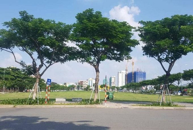 Công ty Cổ phần Vipico trúng đấu giá lô đất A20 có diện tích 11.897m2 trên đường Võ Văn Kiệt (phía đông cầu Rồng, thuộc phường An Hải Tây, quận Sơn Trà), với giá thắng gần 653 tỷ đồng.
