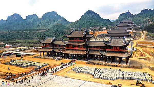 Vừa qua, Chính phủ cũng đã yêu cầu một số địa phương phải báo cáo việc cấp đất để xây chùa lớn - Ảnh minh họa.