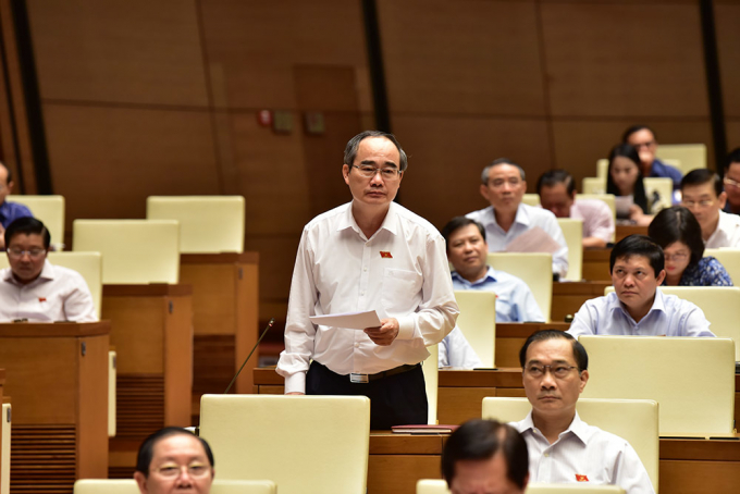 Bí thư Thành ủy Tp.HCM Nguyễn Thiện Nhân phát biểu tại nghị trường về Bộ luật Lao động sửa đổi ngày 23/10.