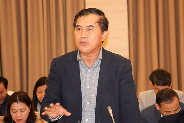 Thứ trưởng Bộ Xây dựng Lê Quang Hùng trao đổi với báo chí chiều 2/12.