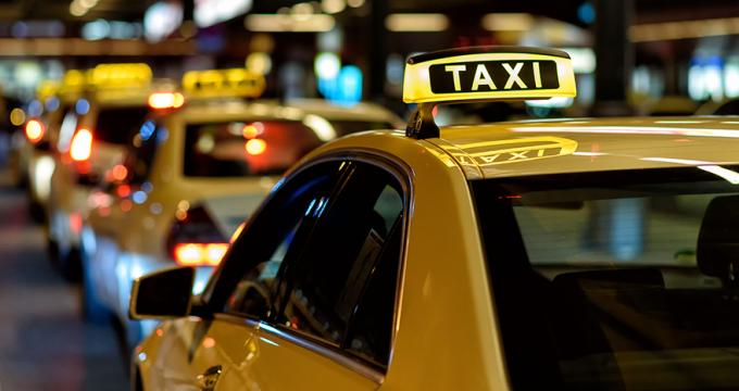 Lái xe taxi phải in hóa đơn hoặc phiếu thu tiền.