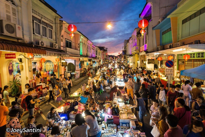 Chợ đêm khu Indochine Shop, Grand World Phú Quốc - một trong những điểm “must-see” khi du lịch Phú Quốc (Ảnh minh họa)