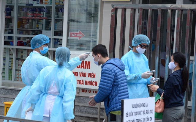 Bệnh viện Bạch Mai đang được cho là ổ dịch tiềm ẩn nguy cơ lây lan Covid-19 nên đã được tiến hành cách lý, dừng hoạt động khám chữa bệnh.