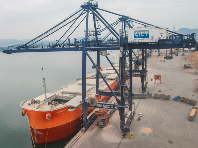 Dịch COVID-19 khiến nguồn cung nguyên liệu TĂCN, hàng nhập khẩu về cảng giảm mạnh - Ảnh minh họa.