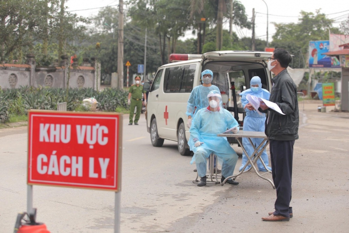 Bệnh nhân 243 ở Mê Linh, Hà Nội được xác định tiếp xúc với khoảng 100 người trước khi được phát hiện nhiễm Covid-19.