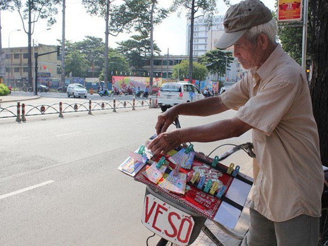 Ngoài ra, theo thống kê mới nhất, toàn thành phố có thêm gần 6.700 người bán vé số dạo chưa được nhận hỗ trợ.