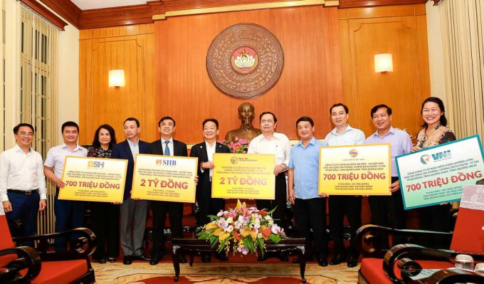 T&T Group, SHB và các doanh nghiệp của Doanh nhân Đỗ Quang Hiển ủng hộ hơn 6 tỷ đồng cho cuộc chiến chống Covid-19 tại Miền Trung.