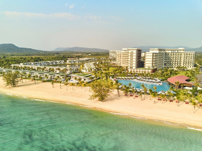 Mövenpick Resort Waverly Phú Quốc là khu nghỉ dưỡng 5 sao quốc tế đầu tiên tại bãi Ông Lang.