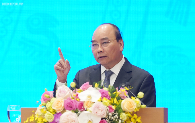 Thủ tướng Nguyễn Xuân Phúc cho rằng, không thể vì doanh thu, mở cửa đón khách du lịch tràn lan để ảnh hưởng đến sức khỏe của nhân dân.