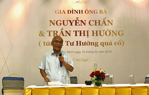 Ông Nguyễn Chấn họp báo công bố tố cáo hành vi chiếm đoạt tài sản liên quan Nam Á Bank.