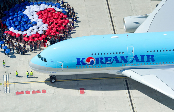 Do ảnh hưởng nặng nề bởi đại dịch COVID-19, Korean Air đã tạm dừng hầu hết các chuyến bay trên các tuyến bay quốc tế kể từ tháng 3/2020, khi nhu cầu đi lại bằng đường hàng không giảm mạnh.