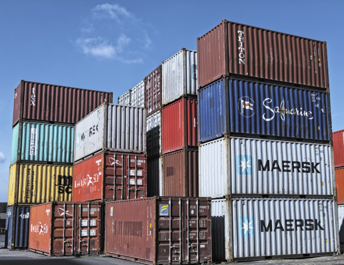 Khủng hoảng thiếu container rỗng ảnh hưởng tới mọi công ty có nhu cầu sử dụng container để chuyển hàng.