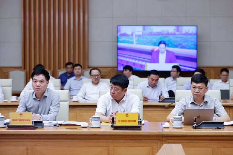Thủ tướng: Khẩn trương trình Quốc hội các cơ chế đặc thù thống nhất cho tất cả các dự án đường sắt- Ảnh 4.