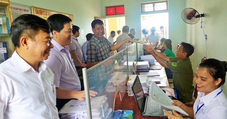 Bộ Nội vụ hướng dẫn thực hiện Nghị định 177 về chính sách đối với cán bộ không tái cử, tái bổ nhiệm - Ảnh 1.
