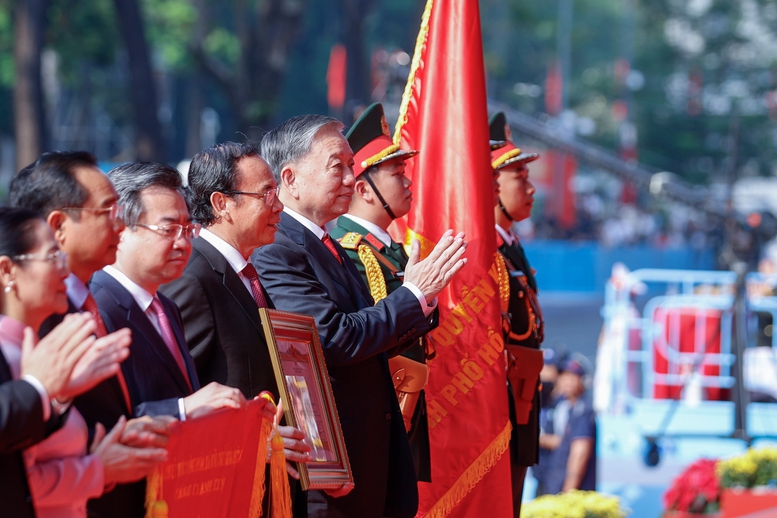 Kỷ niệm trọng thể 50 năm Giải phóng miền Nam, thống nhất đất nước- Ảnh 16.