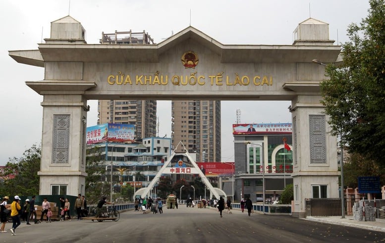 Sửa quy định về giấy tờ của người xuất cảnh, nhập cảnh qua cửa khẩu, lối mở biên giới đất liền- Ảnh 1.
