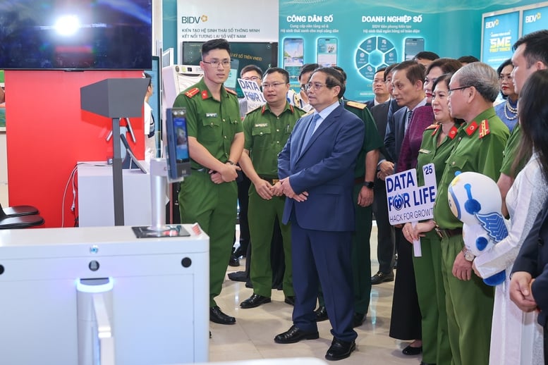 Thủ tướng: Ngành ngân hàng phải tăng tốc, bứt phá chuyển đổi số để về đích sớm hơn dự kiến- Ảnh 7.