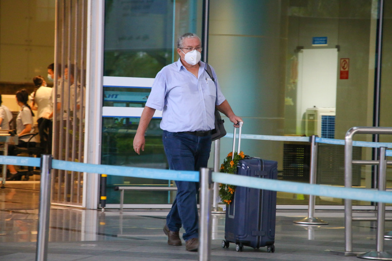 A foreign tourist at Da Nang airport in central Vietnam. Photo by The Investor/Thanh Van.