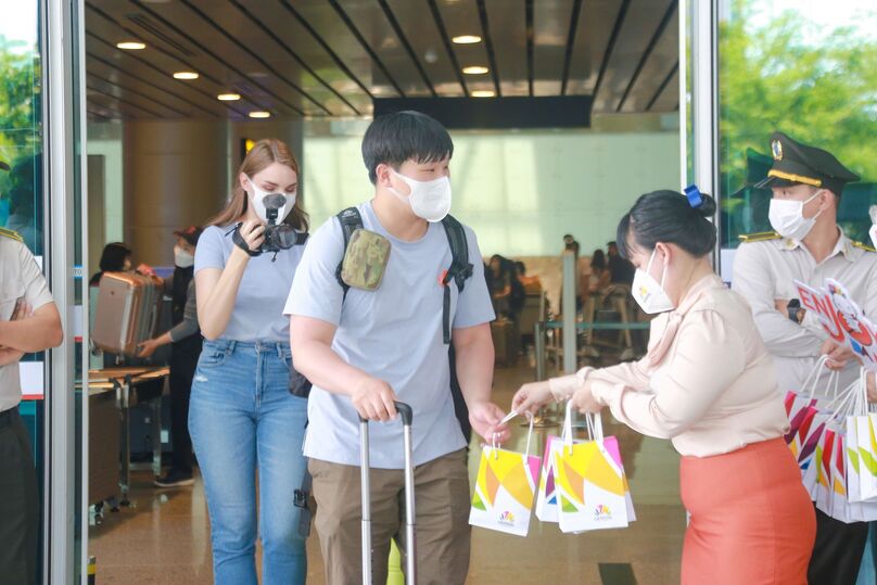 Yoo Jin Woo, a Korean tourist, at Da Nang Airport. Photo by The Investor/Thanh Van.
