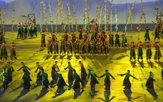 A dance with bamboo in the opening ceremony. Photo courtesy of Vietnam News Agency. 