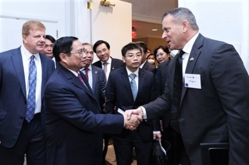 Vietnam’s Prime Minister Pham Minh Chinh (2nd, L) meets with U.S. businesspeople in Washington D.C. on May 12, 2022. Photo courtesy of Vietnam News Agency. 