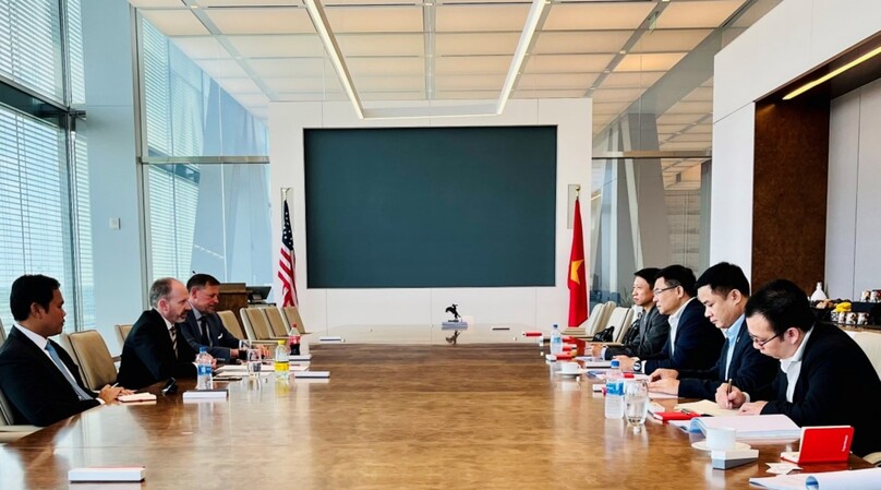 Petrovietnam executives (R) meet with ExxonMobil representatives on May 10, 2022 in the U.S. Photo courtesy of PetroVietnam. 