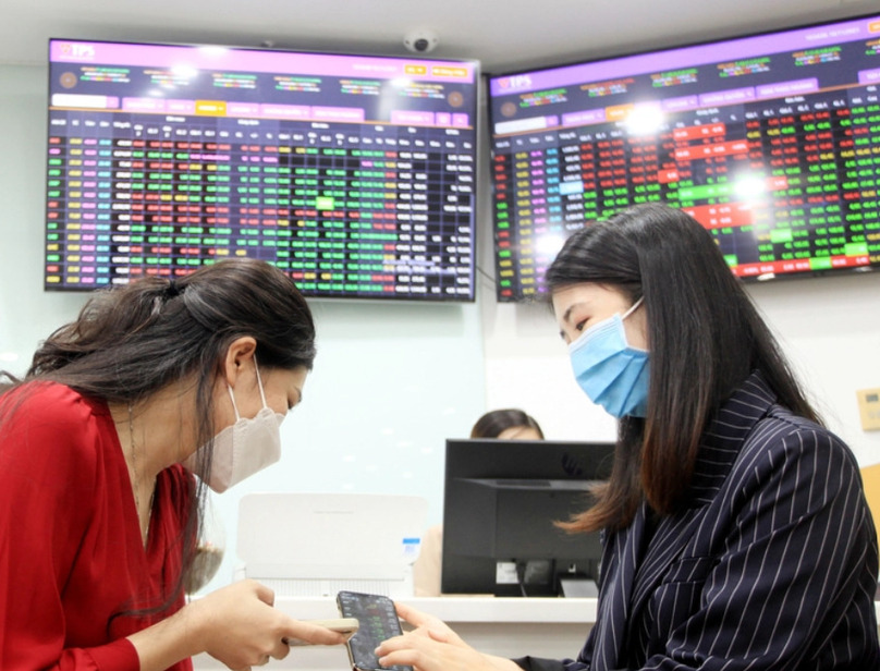 Foreign investors are back to net selling of $14.7 million on the Ho Chi Minh City Stock Exchange on May 26, 2022. Photo by The Investor/Gia Huy.