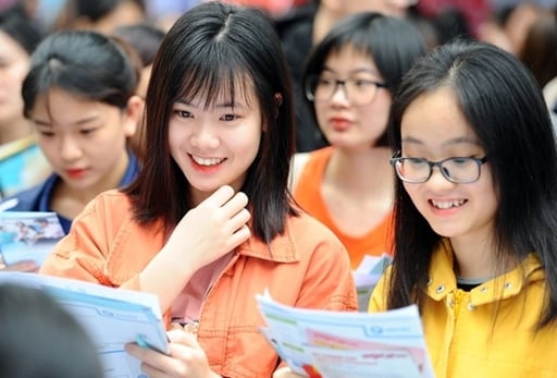 Vietnam is the only Southeast Asian nation to make the top 10 in Worldwide IQ Test by Wiqtcom Inc. Photo courtesy of People's Army newspaper.