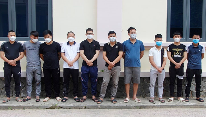 A group of illegal bank account traders. Photo courtesy of Nghe An province police, central Vietnam.