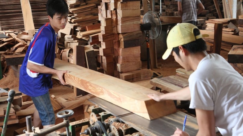 Vietnam's export of wood and wood products reached $5.48 billion in the first four months of 2022. Photo courtesy of Nhan Dan newspaper.