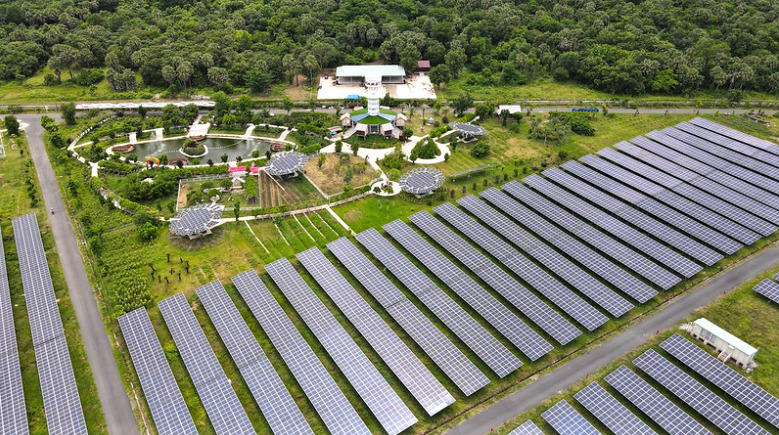 A USAID-supported solar farm in An Giang province, southern Vietnam. Photo courtesy of USAID. 