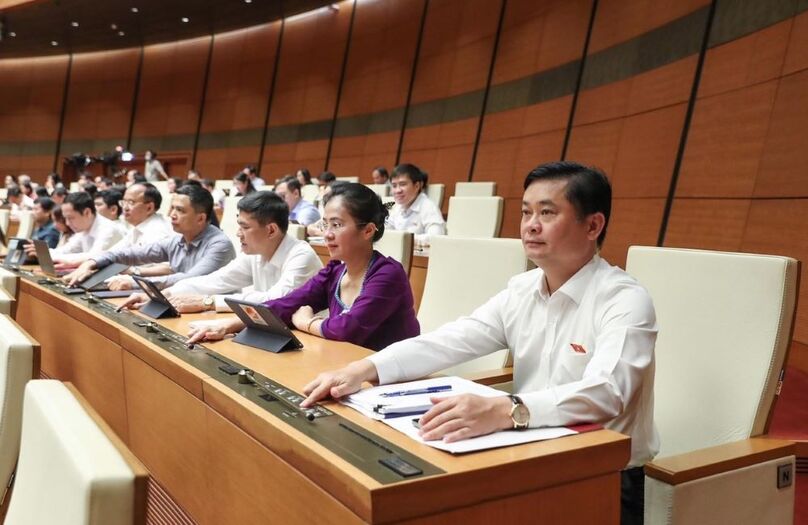 National Assembly members cast their vote at the legislative body's session on June 16, 2022. Photo courtesy of the government's portal.
