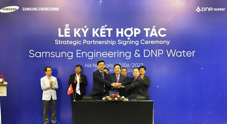 Strategic partnership signing ceremony between Samsung Engineering and DNP Water in Hanoi on June 29, 2022. Photo courtesy of the companies.
