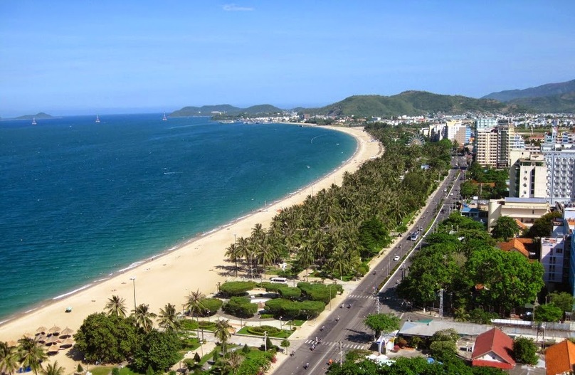 A beach in Nha Trang town, one of Vienam's top tourist attractions. Photo courtesy of Ministry of Industry and Trade.