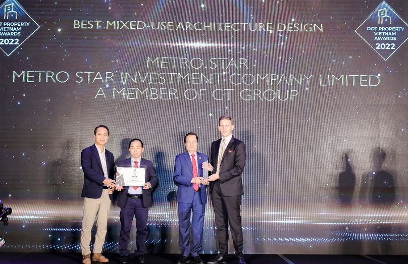 Title “Best Mixed-Use Architecture Design Vietnam 2022” is presented to Metro Star Investment Co. representatives on July 28, 2022. Photo courtesy of the company.