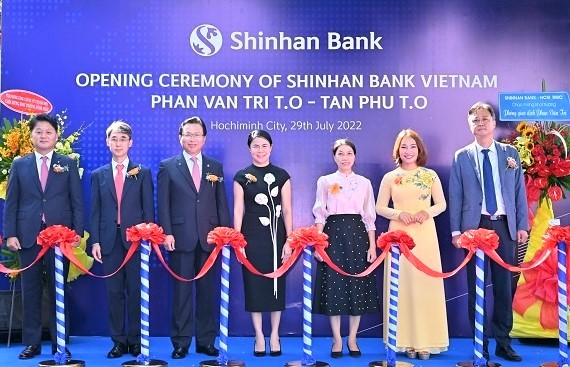 Shinhan Bank Vietnam launches two new transaction offices in HCMC, July 29, 2022. Photo courtesy of the bank.
