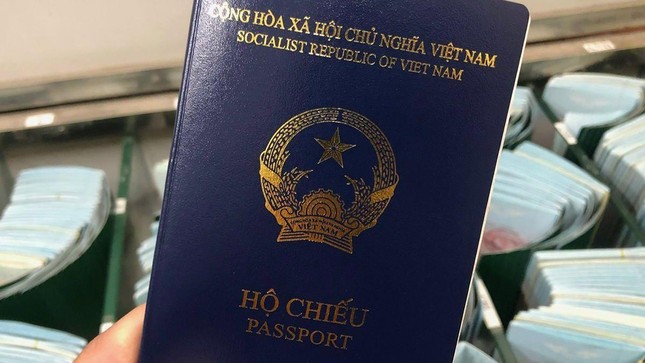 Vietnam's new passport version. Photo courtesy of the government's portal.