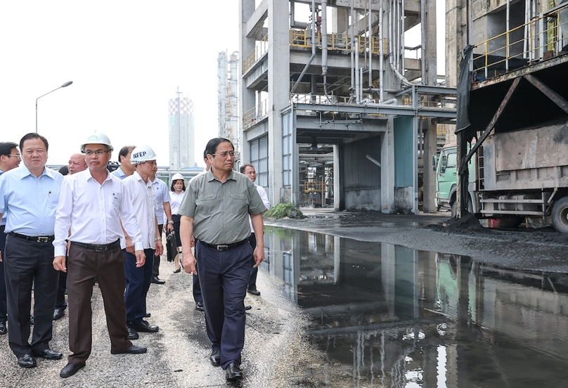 Prime Minister Pham Minh Chinh makes a working trip to the Ninh Binh Fertilizer Plant in Ninh Binh province, northern Vietnam, August 13, 2022. Photo courtesy of the government's portal.