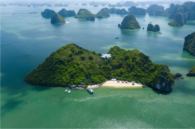 Ha Long Bay, a top tourist attraction in Vietnam. Photo courtesy of Ha Long Bay Management Board.
