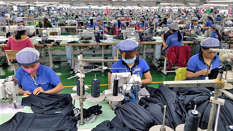 A garment factory in Vietnam. Photo courtesy of annx.asianews.network 