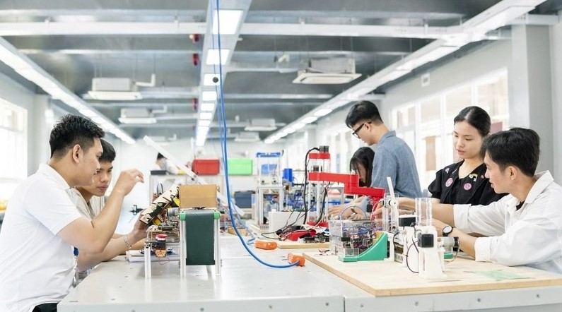 Students in a lab at Eastern International University in Binh Duong province, southern Vietnam. Photo courtesy of the university.