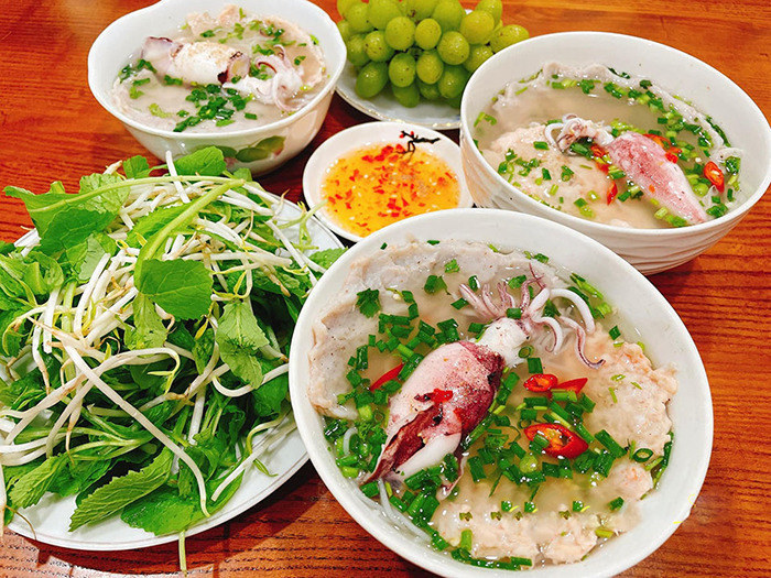 Bun quay, or fresh-cut noodles. Photo courtesy of Phu Quoc Travel.