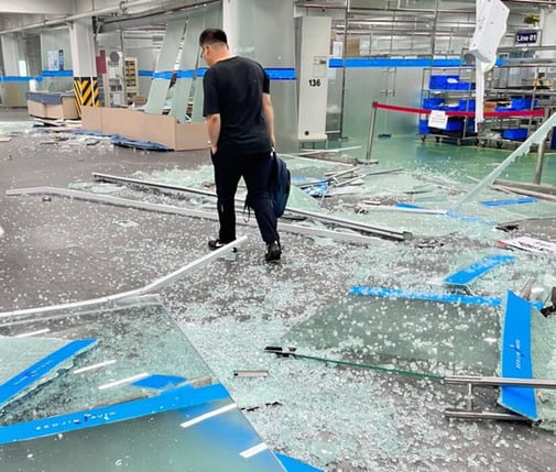 The accident scene at Seojin Auto Co., Ltd. in Bac Ninh province on August 30, 2022. Photo courtesy of Tuoi tre newspaper.